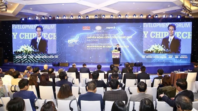 Promoting cashless payments to boost internet economy