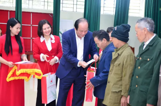 VN Red Cross to bring 1.5 million Tết gifts to the poor, Agent Orange victims