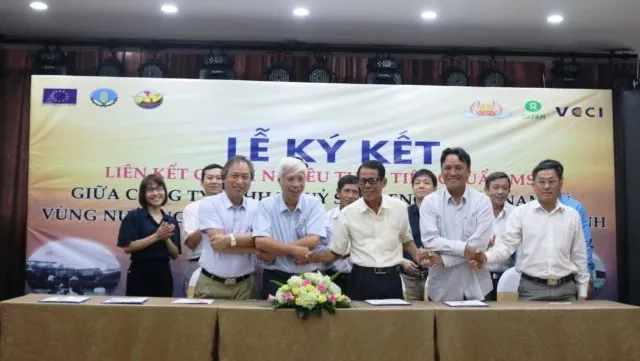 MoU signed for building sustainable clam supply chain in Mekong Delta