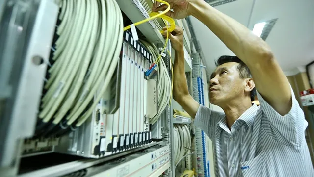 Repairs to submarine internet cables delayed