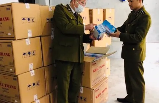 Hà Nội police discover Chinese man illegally storing face masks