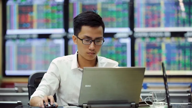 Stocks ease early losses on buying-in for low-priced items