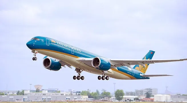 Developing the Hanoi - Ho Chi Minh City air route