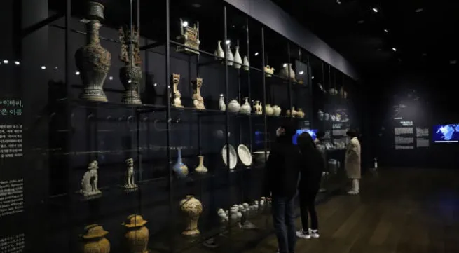 Vietnamese ceramics go on show in Republic of Korea