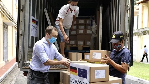 Over 852,000 doses of AstraZeneca vaccine arrive in Vietnam