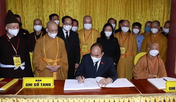 Vietnamese leaders pay tribute to Most Venerable Thich Pho Tue