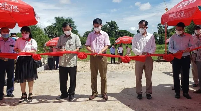 Vietnam-funded bridge and road project launched in Cambodia