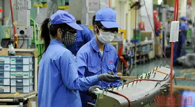 Vietnam retains foreign investors