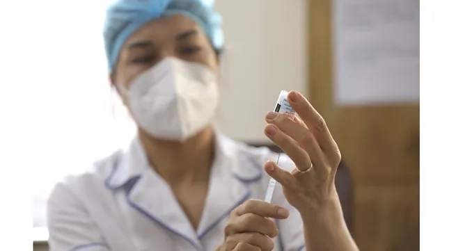 Vietnam eyes vaccinating children against COVID-19 in October