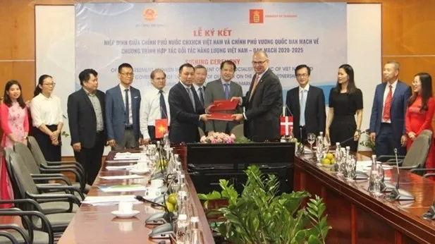 Denmark further supports Vietnam’s green energy development