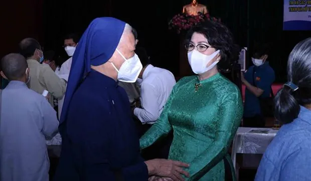 HCM City commends religious dignitaries, followers joining in COVID-19 fight