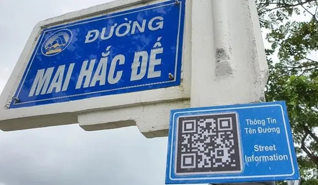 Da Nang pilots QR code technology for tourist information search