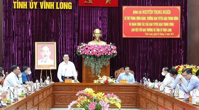 Vinh Long asked to continue promoting communication and education work