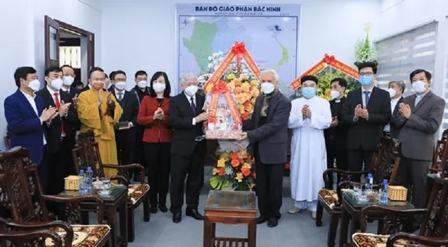 Front leader extends Christmas greetings to Vietnamese Christians