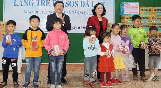 Mass mobilisation head pays pre-Tet visit to Lam Dong