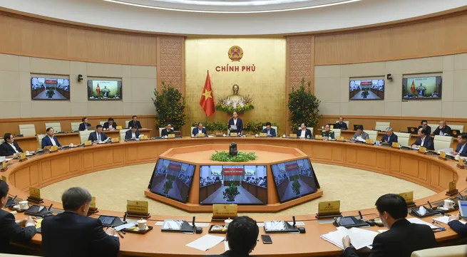 PM Phuc orders COVID-19 vaccine supply to be ready in first quarter