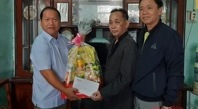 Tet gifts delivered to needy people nationwide