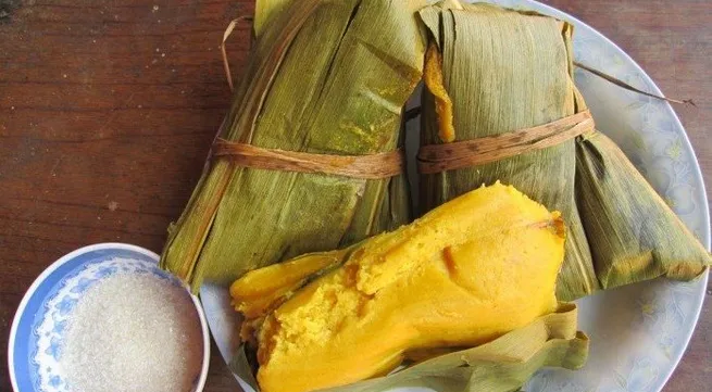 Corn cake - a traditional dish of H’Mong people in Tuyen Quang