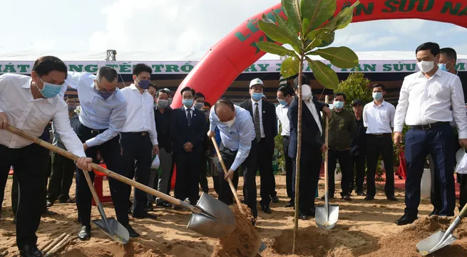 PM launches tree-planting festival in Phu Yen