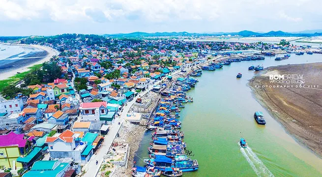 The salty odour of Tet in a coastal fishing village