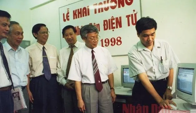 Nhan Dan, the first Vietnamese newspaper to go online