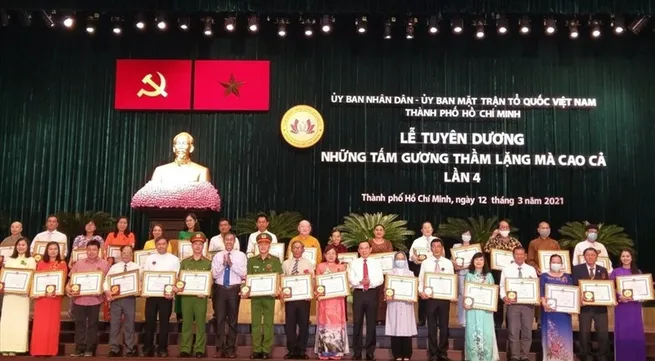 Ho Chi Minh City praises examples of social contributions