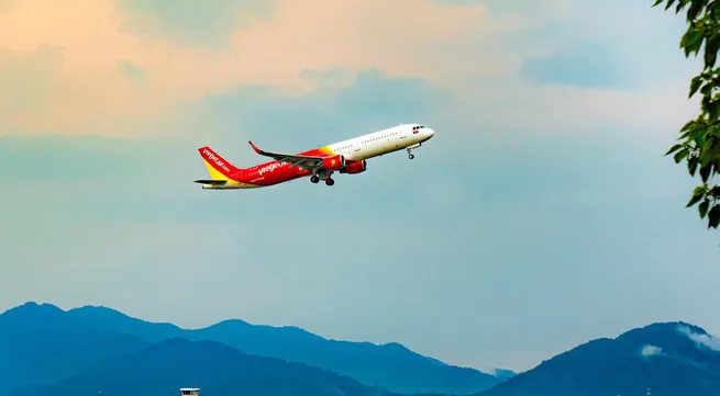 Van Don int'l airport reopens