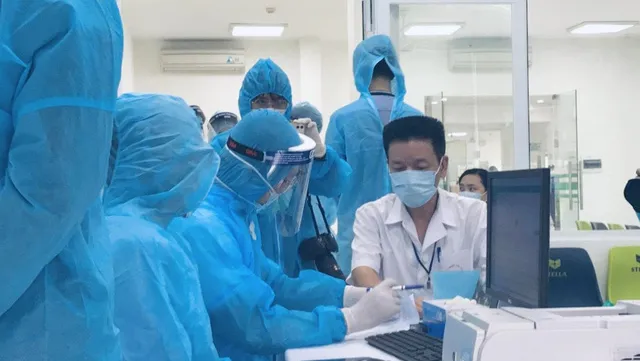 COVID-19 vaccination campaign starts in Vietnam on Mar. 8