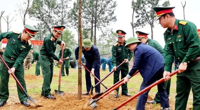 Tree planting campaign for a green Vietnam responded to nationwide