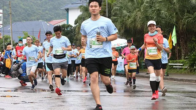 1,800 athletes join Quang Binh Discovery Marathon