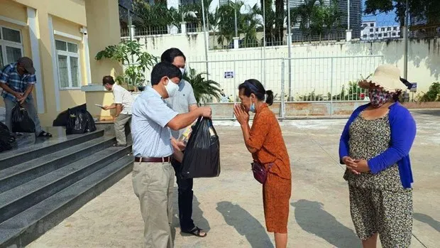 Relief aid Vietnamese-origin Cambodians amid lockdowns