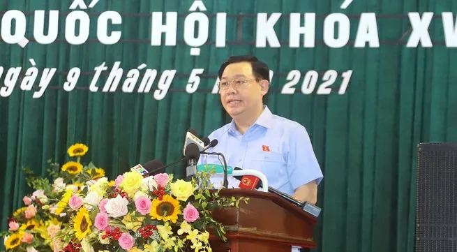 Top legislator meets voters in Hai Phong city