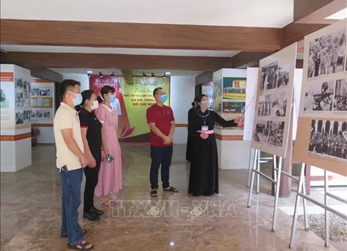 Exhibition on President Ho Chi Minh opens at former revolutionary base