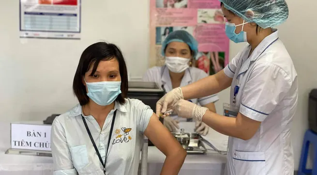 Vietnam speeds up purchase of COVID-19 vaccines