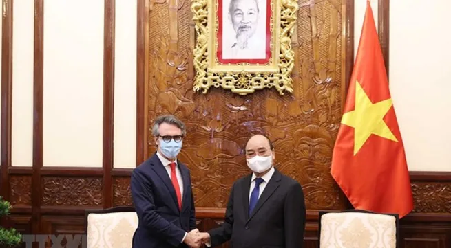 EU Ambassador willing to help Vietnam access COVID-19 vaccine sources