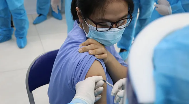 More groups given priority for COVID-19 vaccination