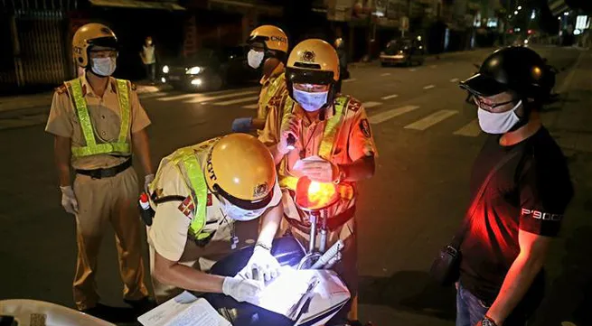 HCM City residents required to stay home after 6 pm