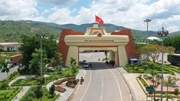 Vietnam, Laos enjoy flourishing trade ties