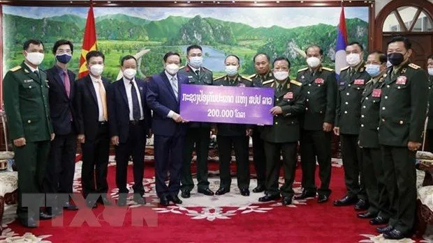 Lao’s Defence Ministry donates US$200,000 to Vietnam’s COVID-19 Vaccine Fund