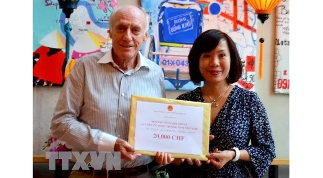 Vietnam Embassy in Switzerland raises over 32,500 CHF for COVID-19 fund at home