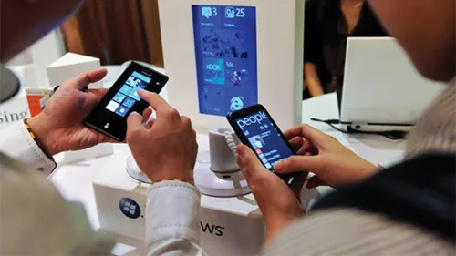 Vietnam among 10 countries with largest number of smartphone users