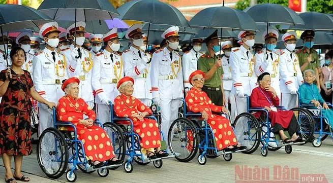 President decides on gifts to revolution contributors on war invalids, martyrs’ day