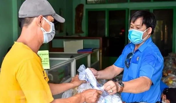 People affected by COVID-19 in Ho Chi Minh City receive support