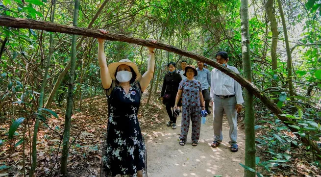 HCMC organizes inter-provincial tours