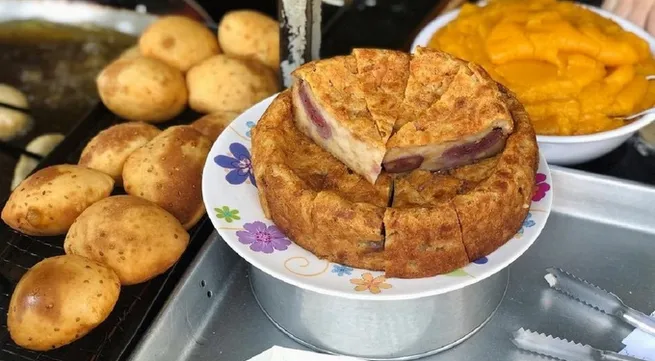 ‘Banh tieu’ filled with mung bean in Vung Tau