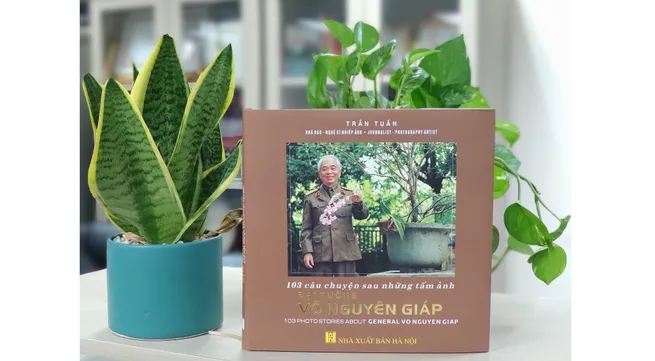 Photo book introduces 103 stories about General Vo Nguyen Giap