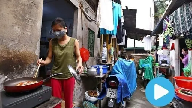 No one left behind: Hà Nội's dialysis patients get help amid COVID-19