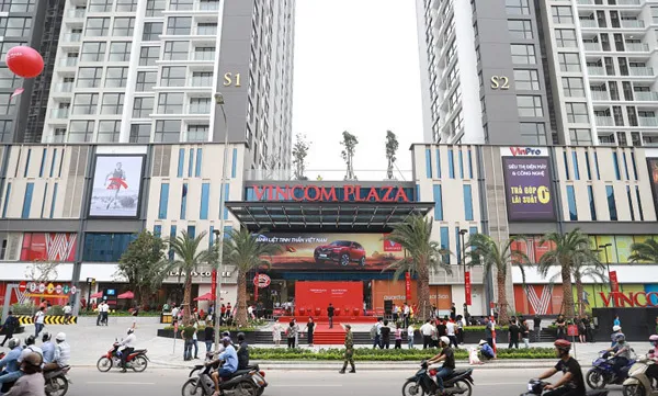 Shares recede on worries of foreign selloffs