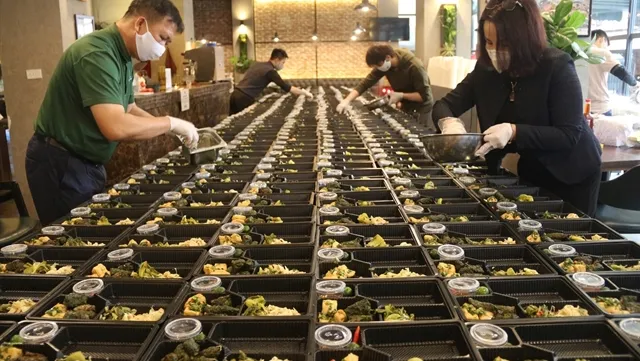 Group of Hà Nội residents do their bit in fight against COVID-19