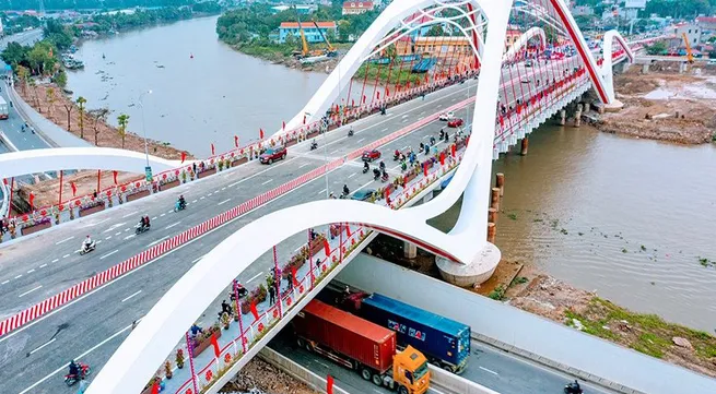 Hai Phong puts Rao Bridge into operation after 13 months of construction